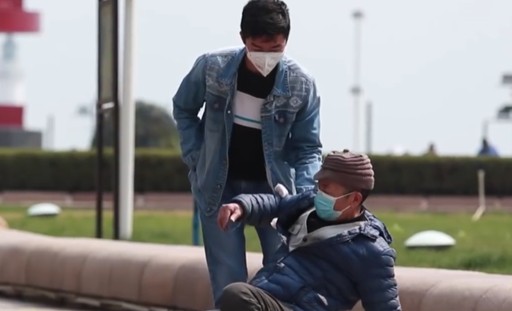 （老人跌倒）