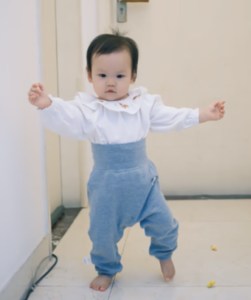 嬰兒走路姿勢